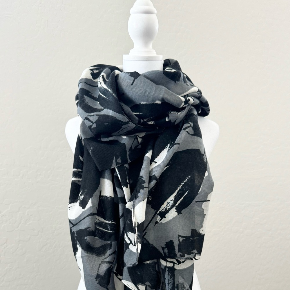 Bindya Black White Scarf